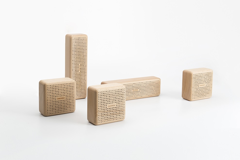 belaDESIGN ベラデザイン Wood Bluetooth Speaker R1/R2<BS1909A>の画像