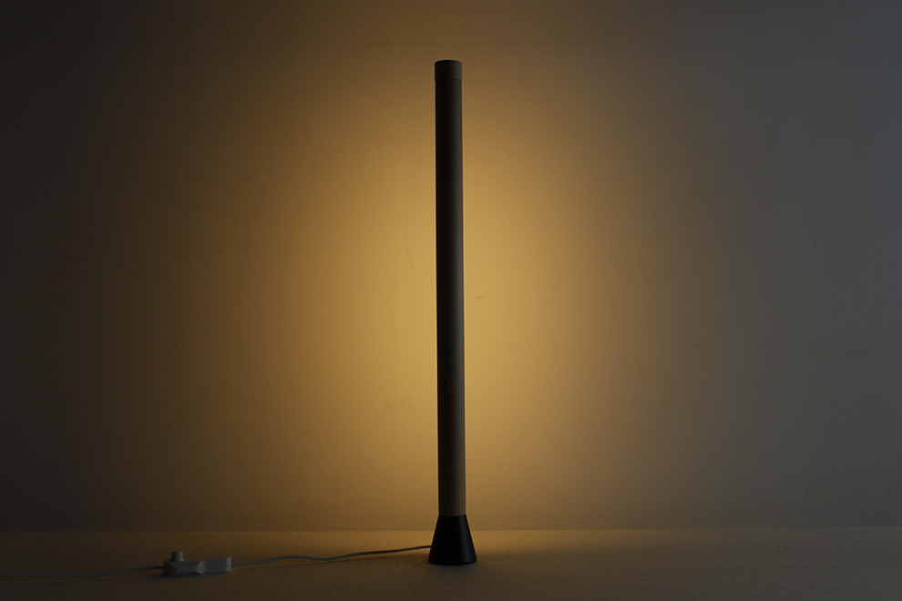  Ambience Floor Lamp　タッチ式の画像