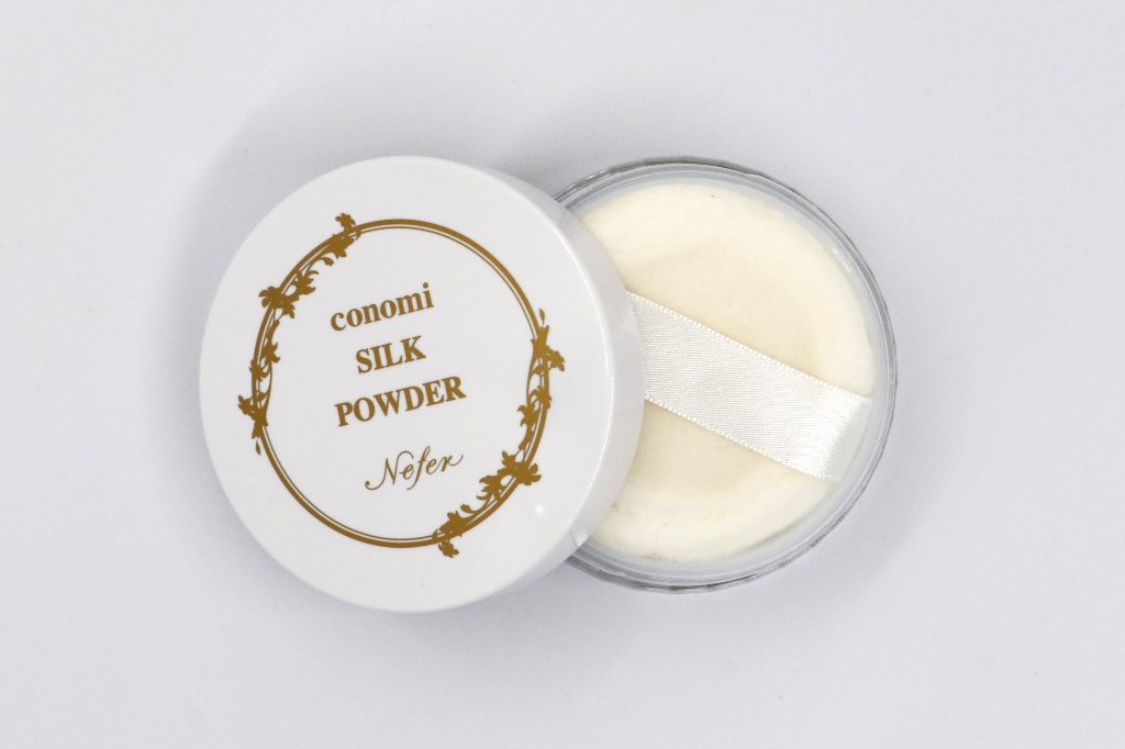 conomi シルクパウダー（パフ付き）6ｇ 在庫一掃SALE！5280円のところの画像