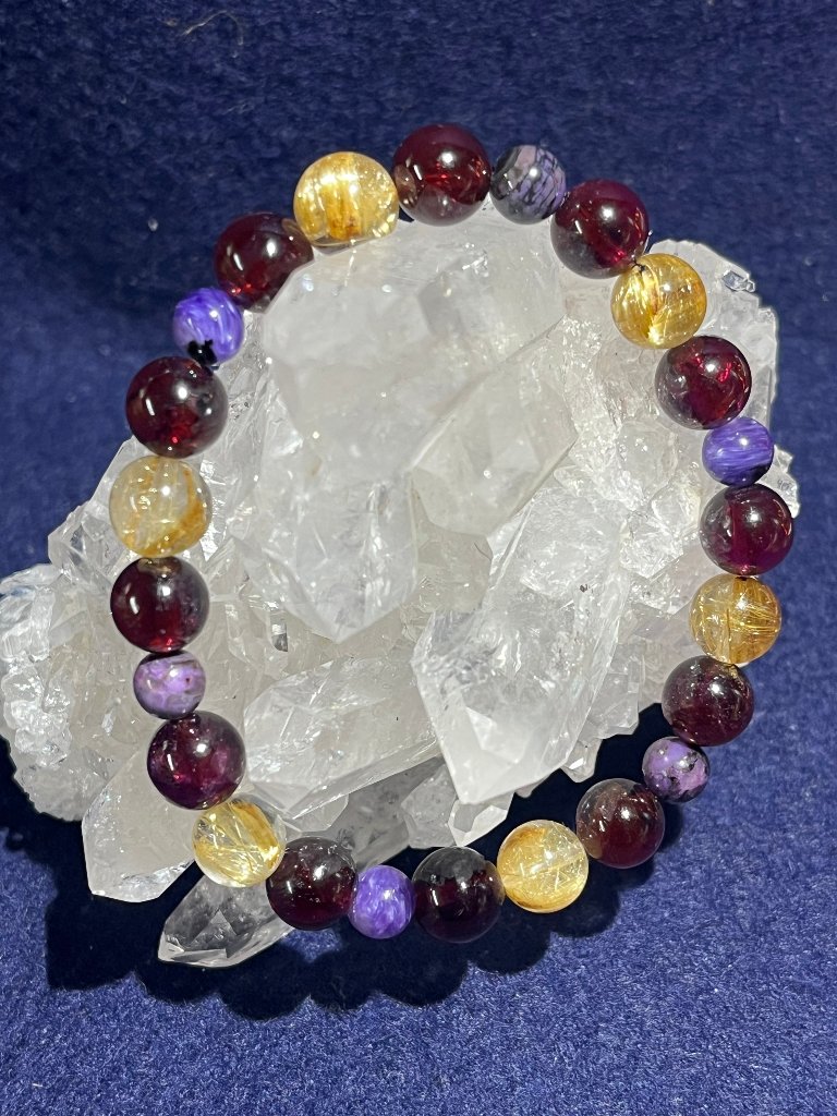 心を癒し気を高めてくれるパワーストーンブレスレットの画像