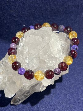 心を癒し気を高めてくれるパワーストーンブレスレットの画像