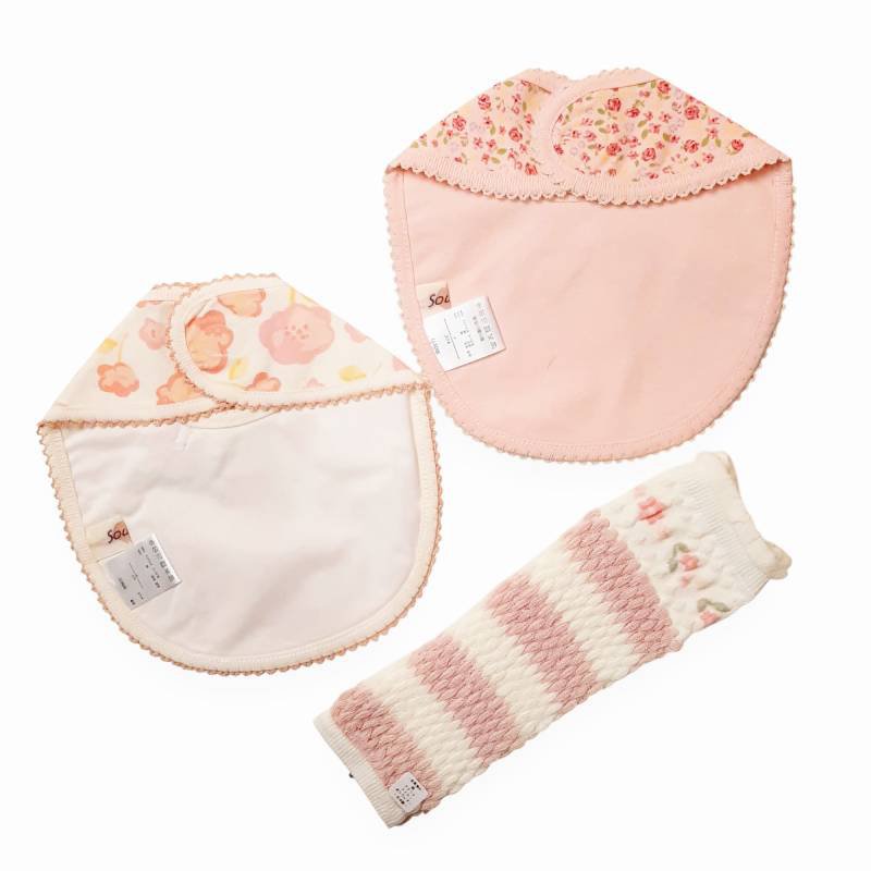 Souris(スーリー)「ギフトボックス付きスタイ2枚＆レッグウォーマーセット」(F)の画像