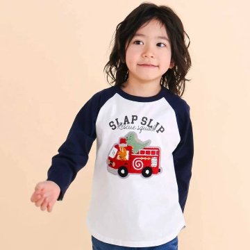 SLAPSLIP 消防自動車サガラワッペン付きラグラン長袖Tシャツ(80-130cm)　【メール便送料198円対応】の画像