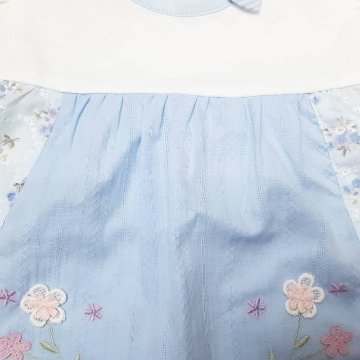 Souris(スーリー)「お花モチーフ付き切り替えフレンチスリーブブラウス」（90-130cm） メール便送料無料の画像