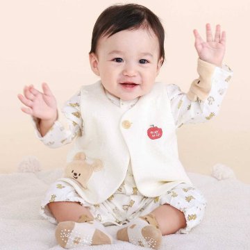 SLAP SLIP baby (スラップスリップ) 「 くまちゃんフェイスモチーフキルティングベスト」(70-80cm)  メール便対応可の画像