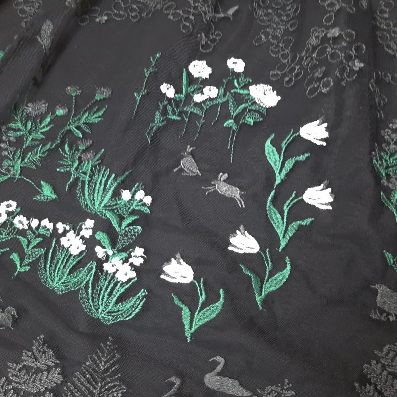 SUPER HAKKA「花舞う森辺刺繍チュールレース×コットンタイプライターギャザースカート」 Fの画像