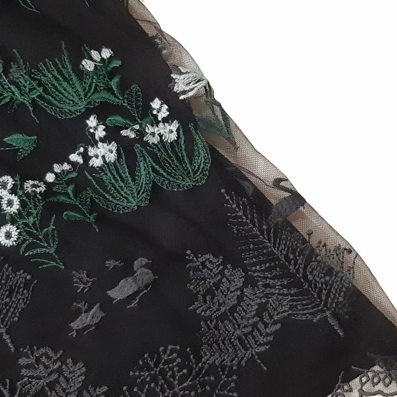 SUPER HAKKA「花舞う森辺刺繍チュールレース×天竺×コットンタイプライターブラウス」 Fの画像