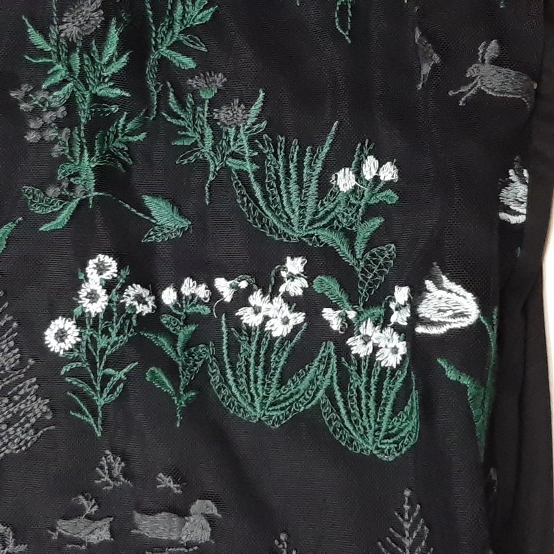 SUPER HAKKA「花舞う森辺刺繍チュールレース×天竺×コットンタイプライターブラウス」 Fの画像