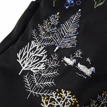 SUPER HAKKA glanta「花舞う森辺刺繍ラウンドリュック」Fの画像