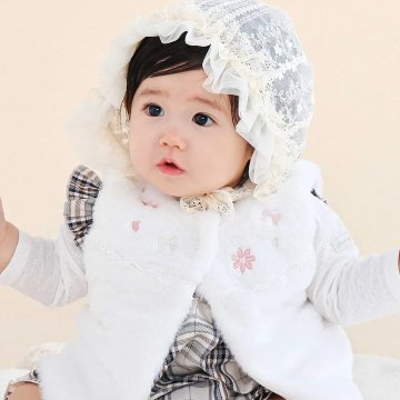 SLAP SLIP baby (スラップスリップ) 「 リボン＆フラワー刺繍ファーベスト」(70-80cm)  メール便対応可の画像