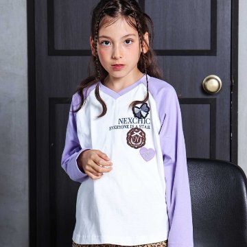 nexchic (ネクシック) 「ロゴワッペン付きラグラン長袖Tシャツ」(110-150cm) の画像
