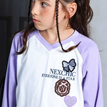 nexchic (ネクシック) 「ロゴワッペン付きラグラン長袖Tシャツ」(110-150cm) の画像