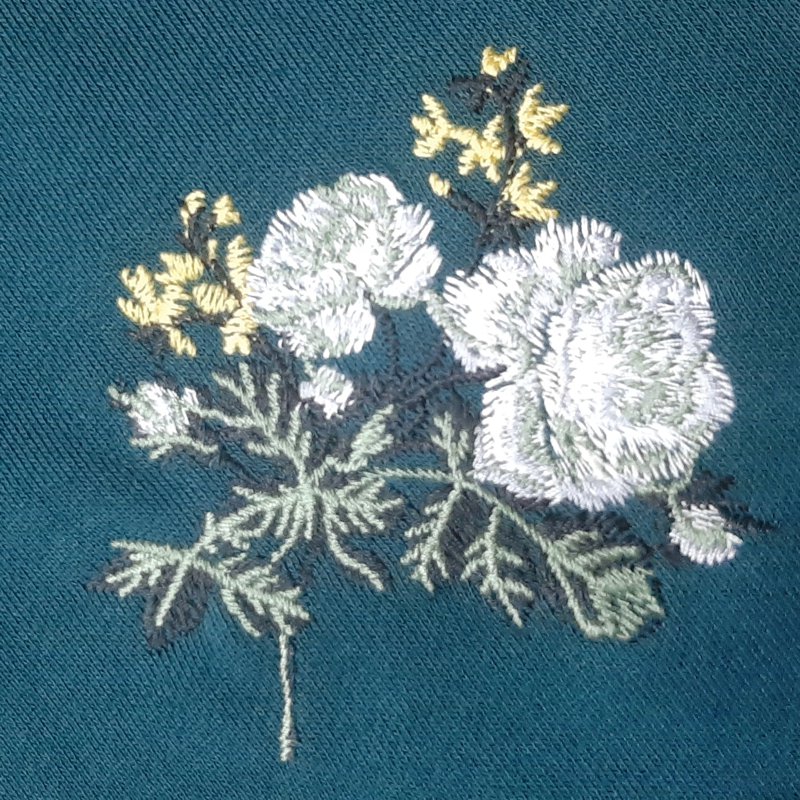 SUPER HAKKA「ホワイトローズ刺繍 裏毛プルオーバー」 Fの画像