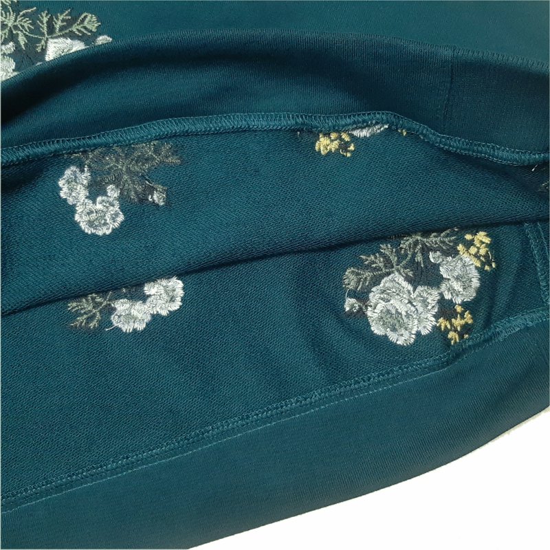 SUPER HAKKA「ホワイトローズ刺繍 裏毛プルオーバー」 Fの画像