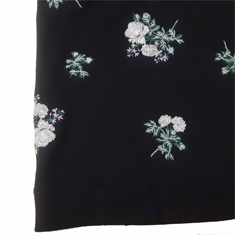 SUPER HAKKA「ホワイトローズ刺繍 裏毛プルオーバー」 Fの画像