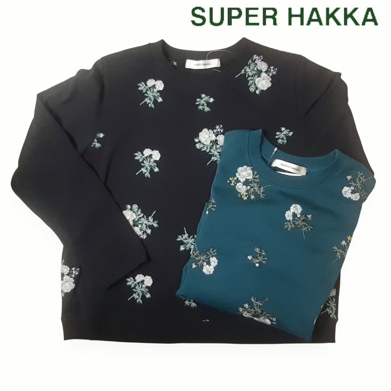 SUPER HAKKA「ホワイトローズ刺繍 裏毛プルオーバー」 Fの画像