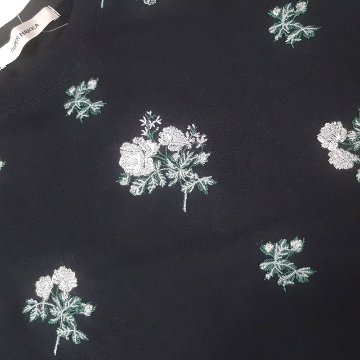 SUPER HAKKA「ホワイトローズ刺繍 裏毛プルオーバー」 Fの画像