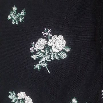 SUPER HAKKA「ホワイトローズ刺繍 裏毛プルオーバー」 Fの画像