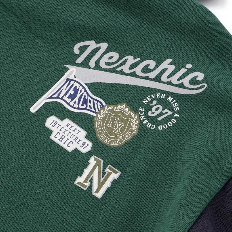 nexchic (ネクシック) 「ナンバーパッチ＆切り替え裏毛パーカー」(130-150cm) の画像