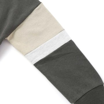 nexchic (ネクシック) 「ナンバーパッチ＆切り替え裏毛パーカー」(130-150cm) の画像