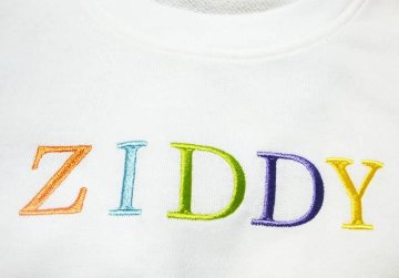 ZIDDY「サイドジップカラフルロゴ刺しゅうトレーナー」 (130-160cm)　【メール便送料198円対応】の画像