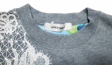 SUPER HAKKA 「ローズモチーフケミカルレース付き裏毛プルオーバー」 Fの画像