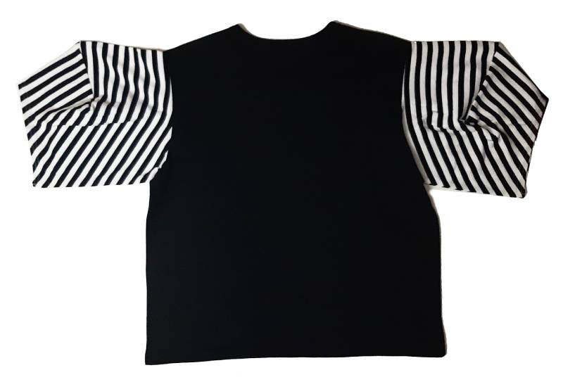nunuforme ヌヌフォルム 「ポインテッド スリーブT」(size1,2)の画像