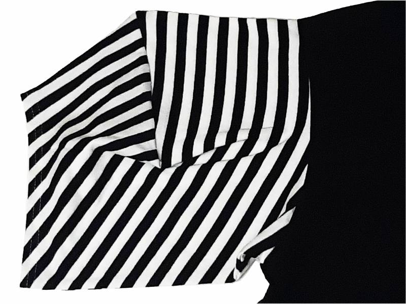 nunuforme ヌヌフォルム 「ポインテッド スリーブT」(size1,2)の画像