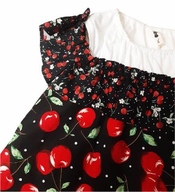 nino「チェリープリント オフショルダーワンピース」(90-130cm) の画像