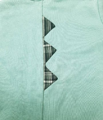 SLAP SLIP(スラップスリップ) 「恐竜刺繍＆背びれ付きミニ裏毛長袖Tシャツ」F(70-80cm)  メール便対応の画像