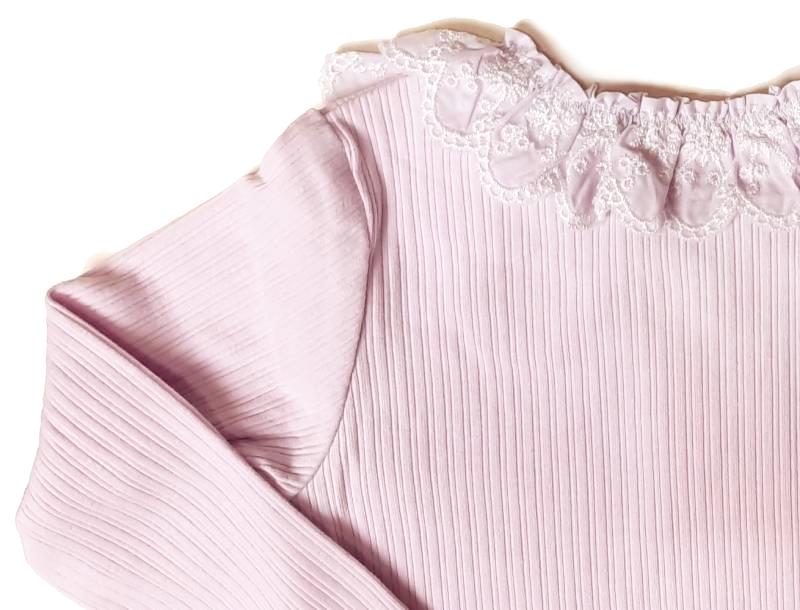 Souris(スーリー)「お花モチーフ付きスカラップフリル衿長袖カットソーブラウス」（80-90cm） メール便送料無料の画像