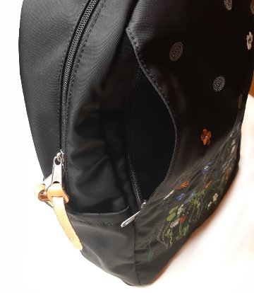 SUPER HAKKA glanta 「フラワー&ドット刺繍ラウンドリュック」F