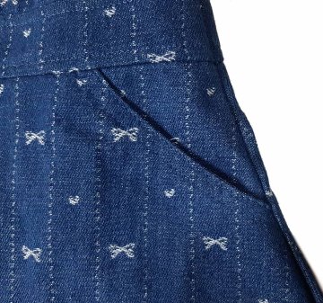 SLAP SLIP(スラップスリップ) 「リボンストライプ柄デニムジャンパースカート」(80-130cm) メール便対応の画像