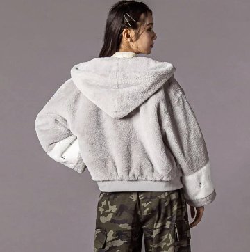 ZIDDY「フード付きショート丈ファーブルゾン」 (140-160cm)　の画像