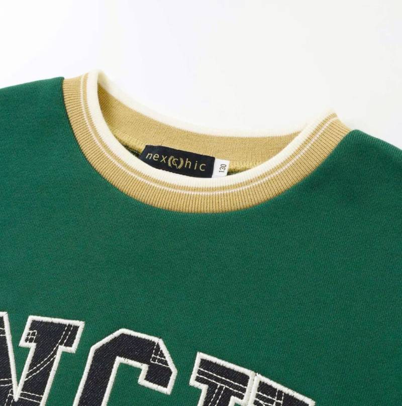 nexchic (ネクシック) 「ロゴ＆エンブレム トレーナー」(110-150cm) の画像