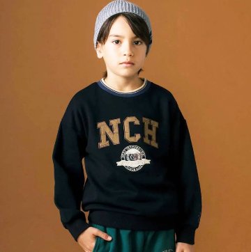 nexchic (ネクシック) 「ロゴ＆エンブレム トレーナー」(110-150cm) の画像