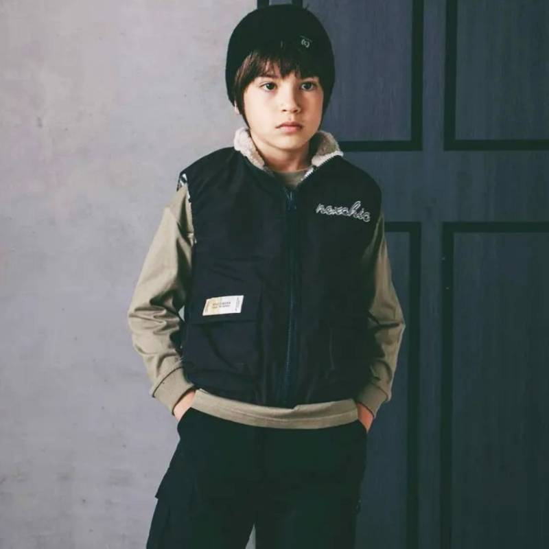 nexchic (ネクシック) 「タフタ×裏迷彩ボア リバーシプル ベスト」(110-150cm) の画像