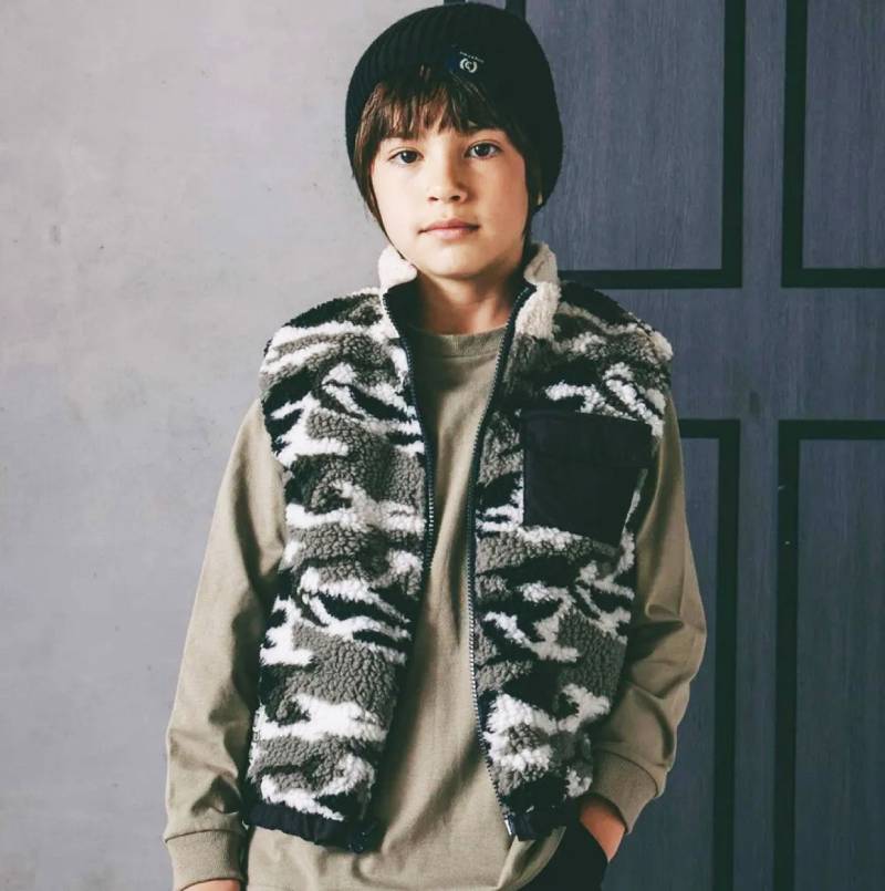 nexchic (ネクシック) 「タフタ×裏迷彩ボア リバーシプル ベスト」(110-150cm) の画像