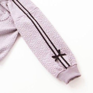 nexchic (ネクシック) 「ハート刺しゅう袖リボンキルトトレーナー」(110-150cm) の画像