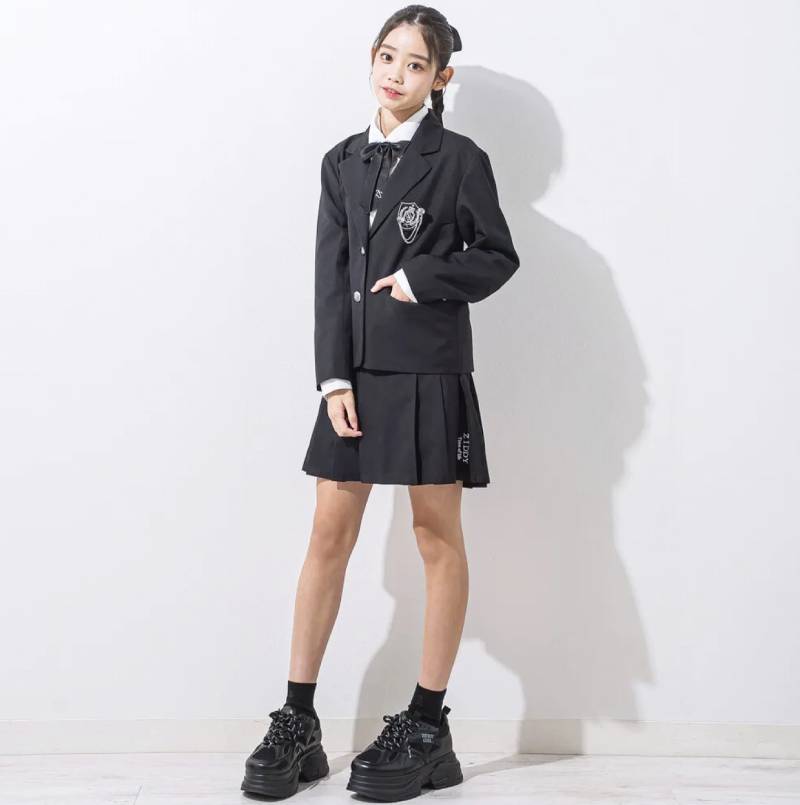 ZIDDY「ロゴエンブレムワッペン付きテーラードジャケット」(150-160cm)の画像