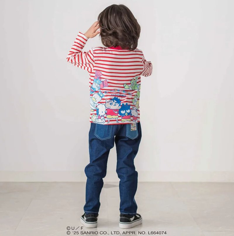 【原作クレヨンしんちゃん×はぴだんぶい×SLAPSLIP】デニムポケット付きバックプリントTシャツ(80-120cm)　【メール便送料198円対応】の画像