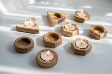 「灯りの贈り物、心を照らすキャンドル」五角形　ティーライトホルダー、木製キャンドルホルダー、小さなキャンドルホルダー、テーブルデコレーション、ウェディングホルダー、キャンドルギフト　オーク材　自然素材の画像