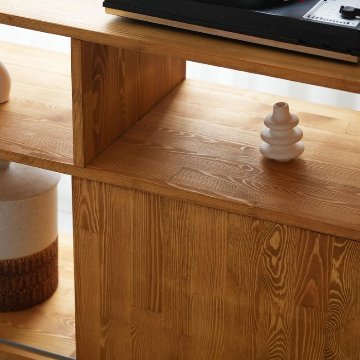 寝室のスタイリッシュな家具　　テーブルキャビネット　リビングダイニングの画像