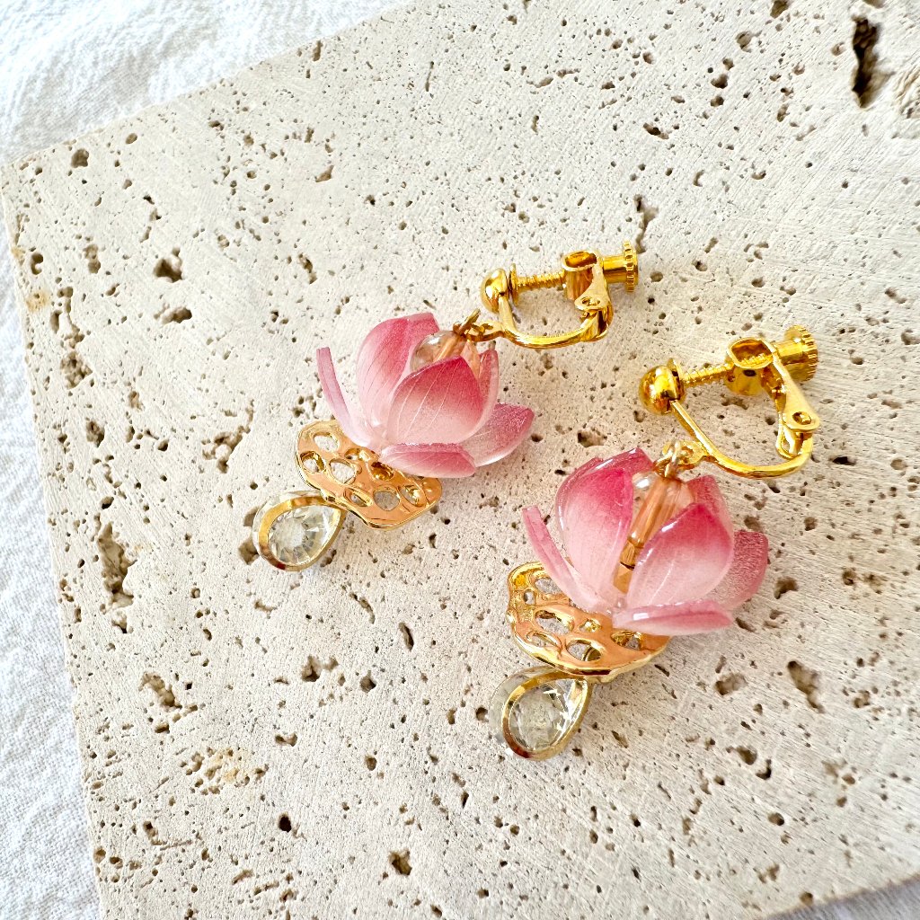 蓮の花〜蓮根の実り〜イヤリング(ピアス変更可能)の画像