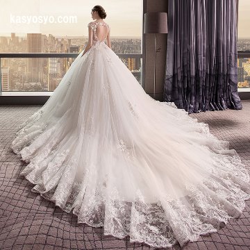 美しいバックハート ロングトレーン ウェディングドレス　ツーショルダー　プリンセスラインの画像