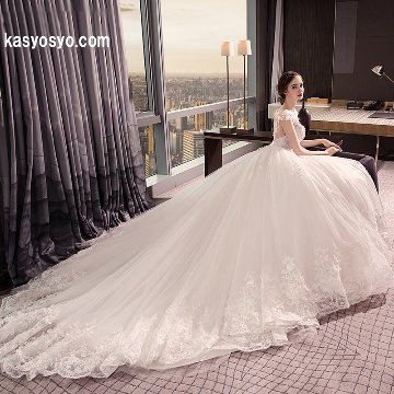 美しいバックハート ロングトレーン ウェディングドレス　ツーショルダー　プリンセスラインの画像