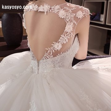 美しいバックハート ロングトレーン ウェディングドレス　ツーショルダー　プリンセスラインの画像