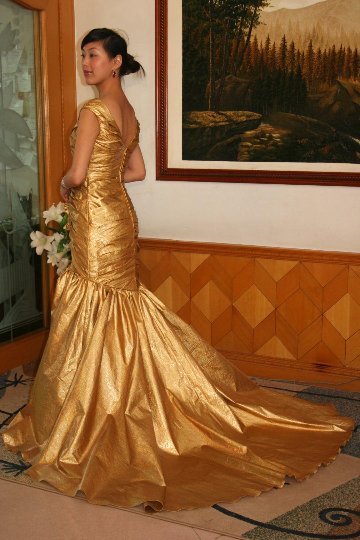 マーメイドライン　ゴージャズなゴールドカラー　カラードレス画像
