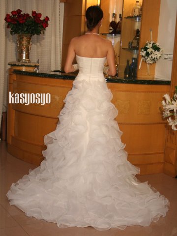 スリット入りウエディングドレス  観月ありささん着用 の画像