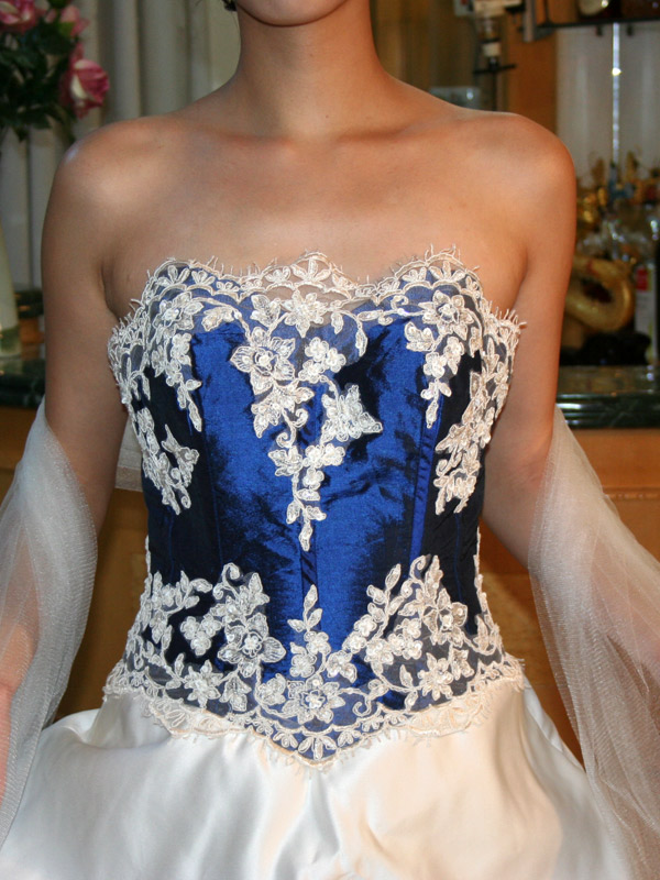 パーティードレス　サファイアダイアモンドのような美しさツートンカラー　ショール付　素敵なバックスタイルがゲストさんを魅了するの画像